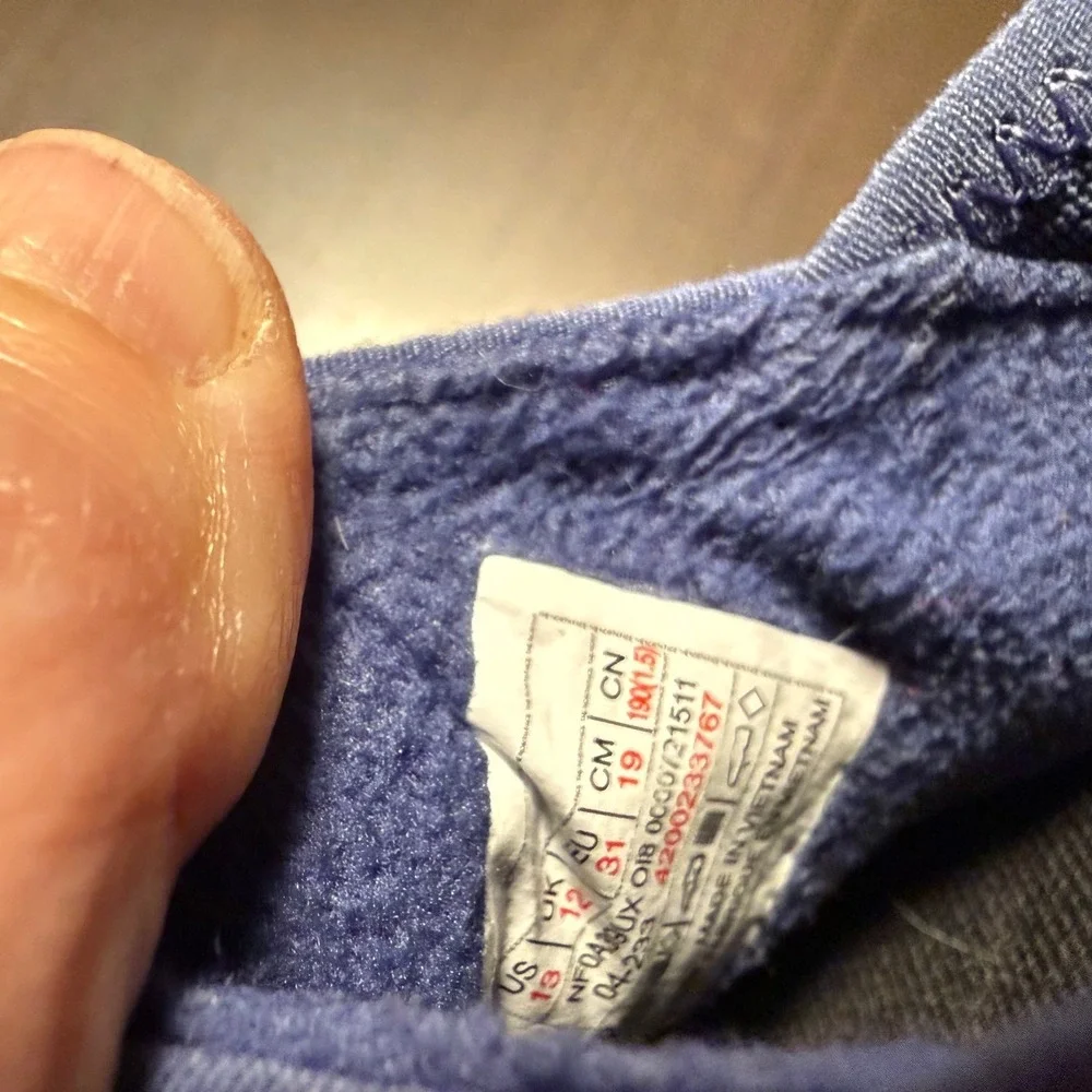 The North Face ThermoBall Traction II Kids 13 Blue Wave Print Insulated Slippers